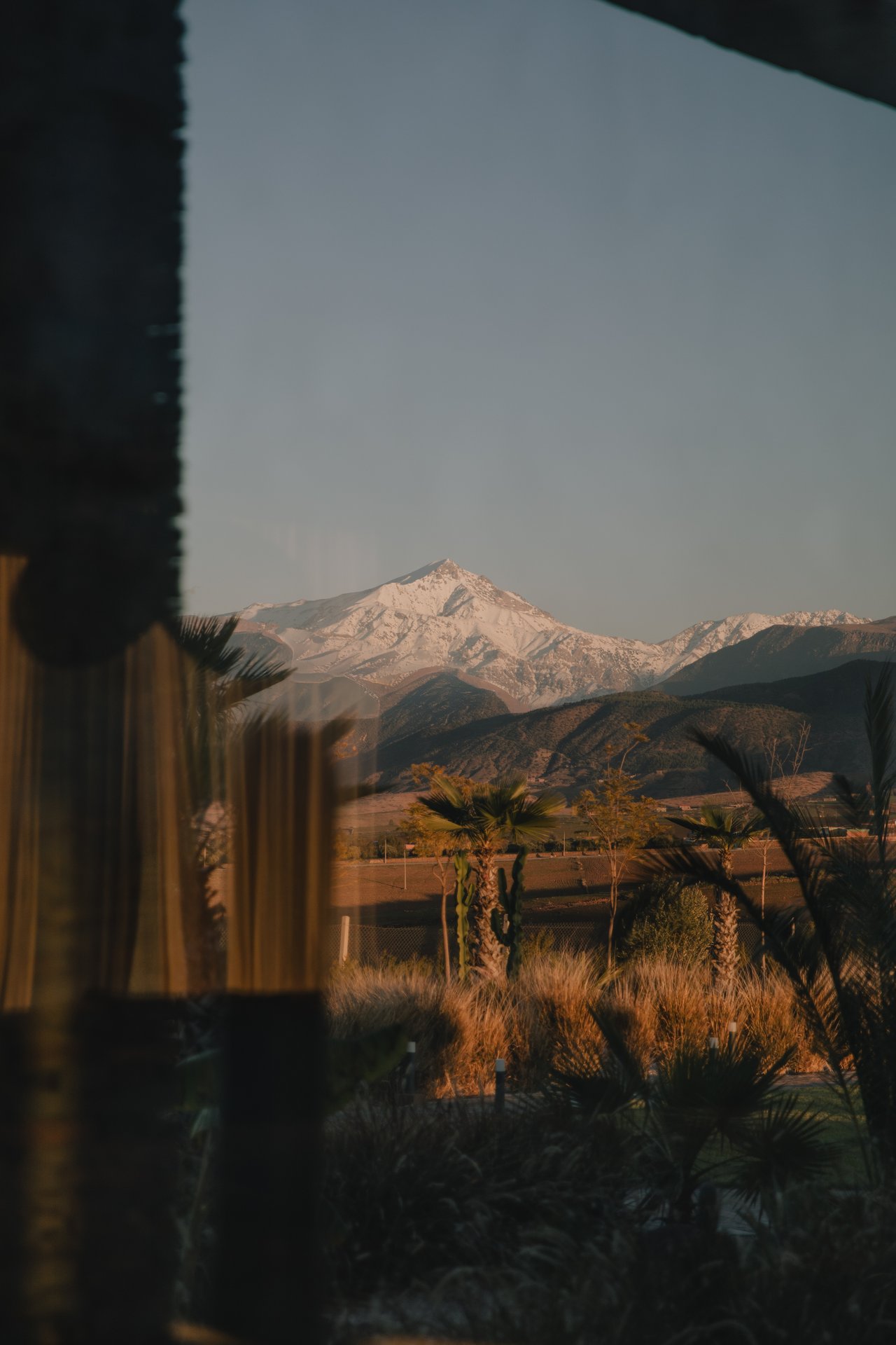 Vue sur les cimes depuis la terrasse du domaine