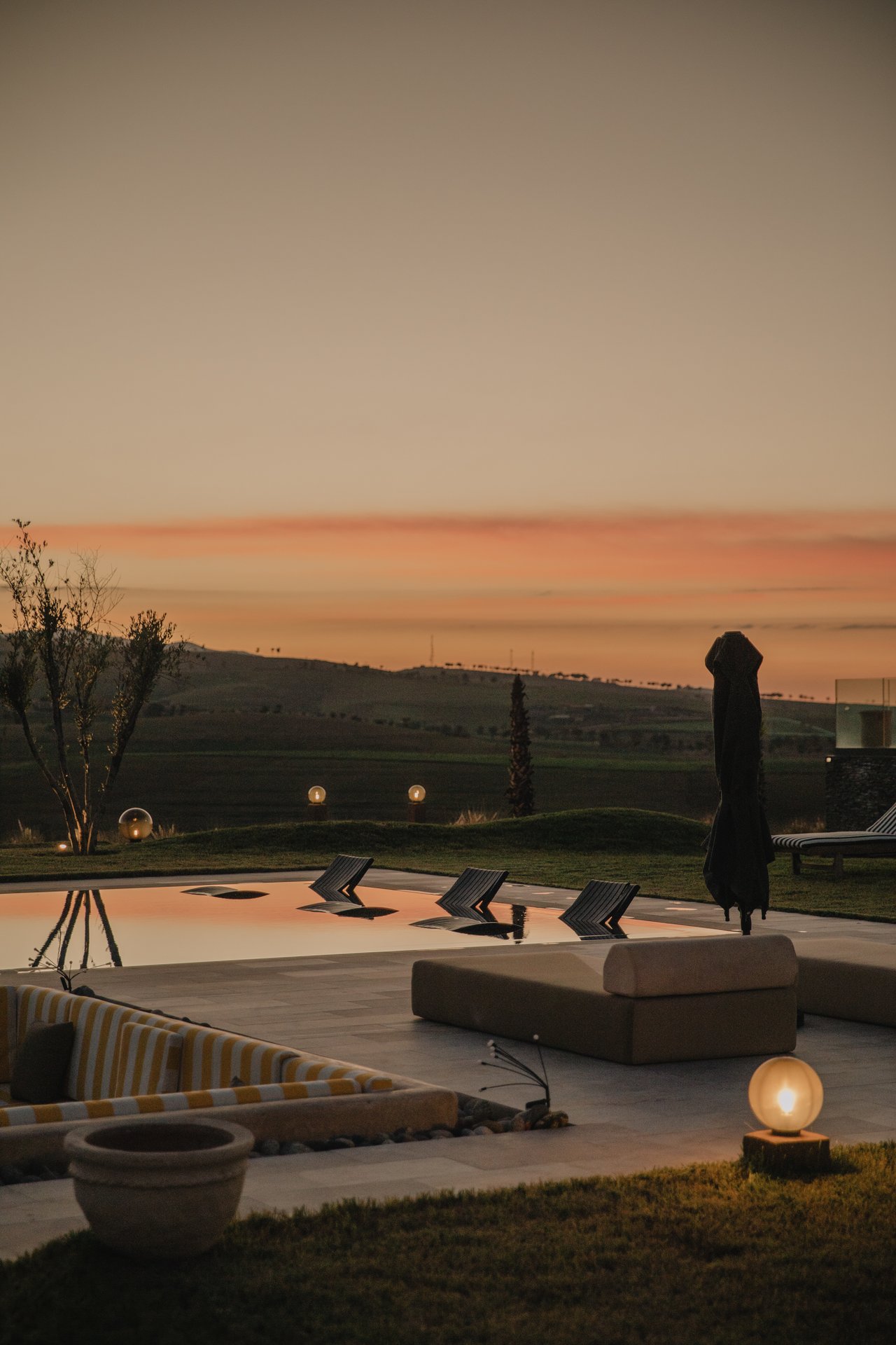 Réception au coucher du soleil — décor lumineux